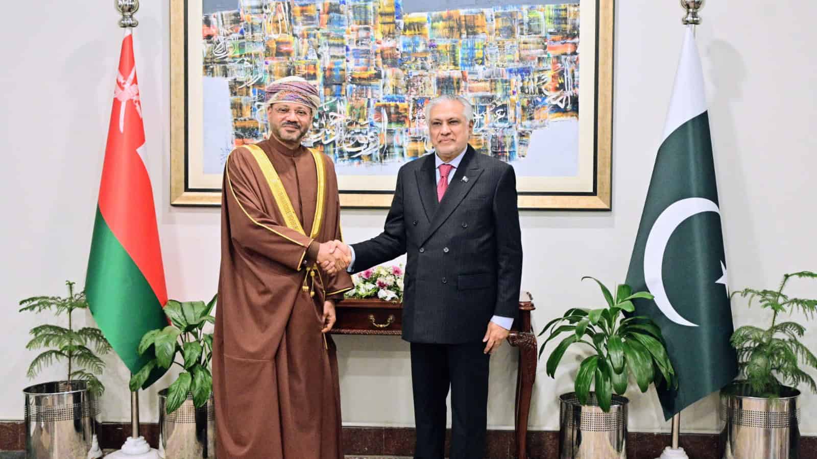 Pakistan, Oman urge Gulf de-escalation, vow to boost trade ties
